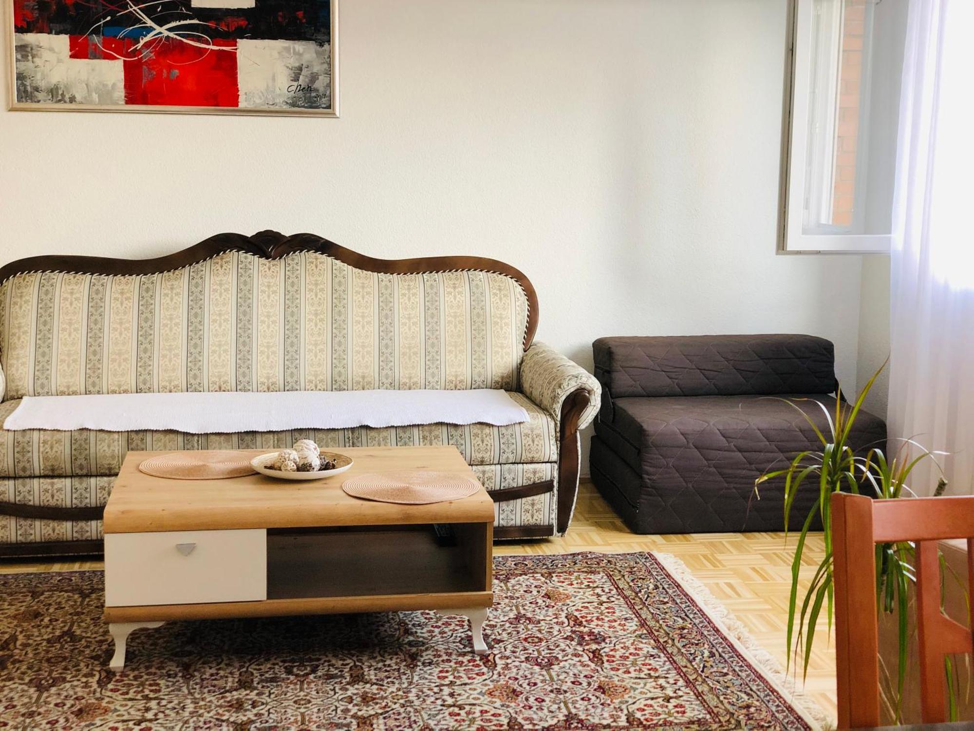 Apartment Etna! Near To Airport Сараево Экстерьер фото